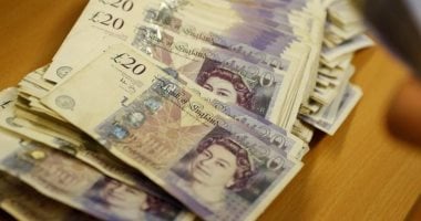 تراجع سعر الجنيه الأسترليني يوم الإثنين 23 يونيو 2025: أسباب وآثار