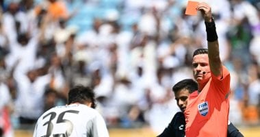 ريال مدريد يخسر أسينسيو بطرد مبكر أمام باتشوكا في 7 دقائق