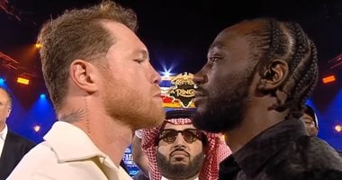 مواجهة مثيرة في المؤتمر الصحفي لنزال القرن بين كانيلو وكروفورد - فيديو!